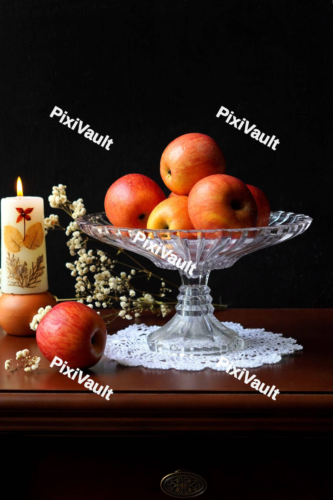 Crystal bowl with red apples